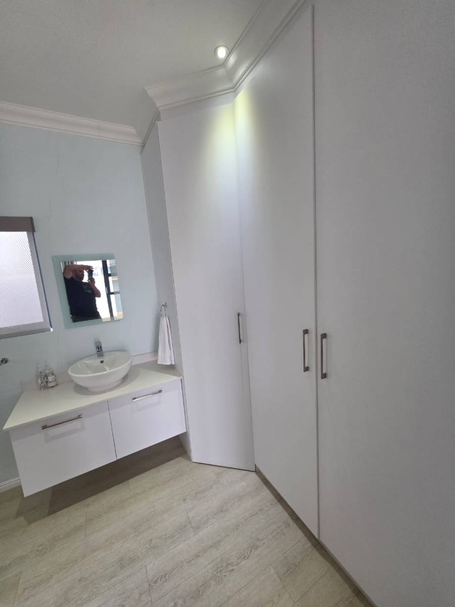 5 Bedroom Property for Sale in Marina Martinique Eastern Cape